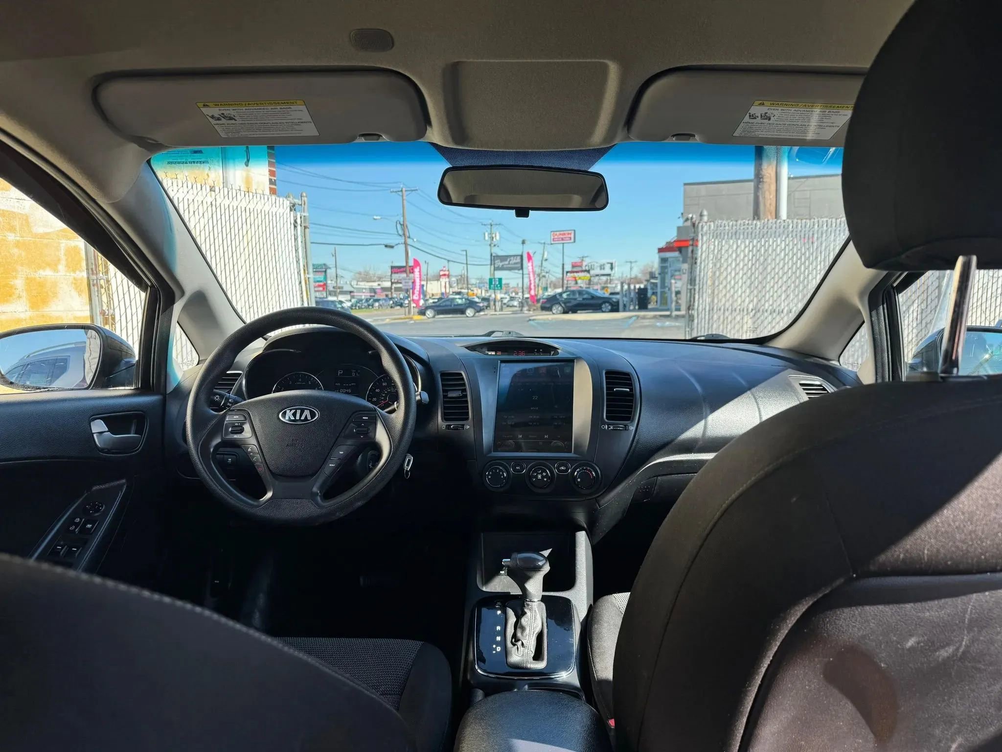 Used 2017 Kia Forte LX image 15