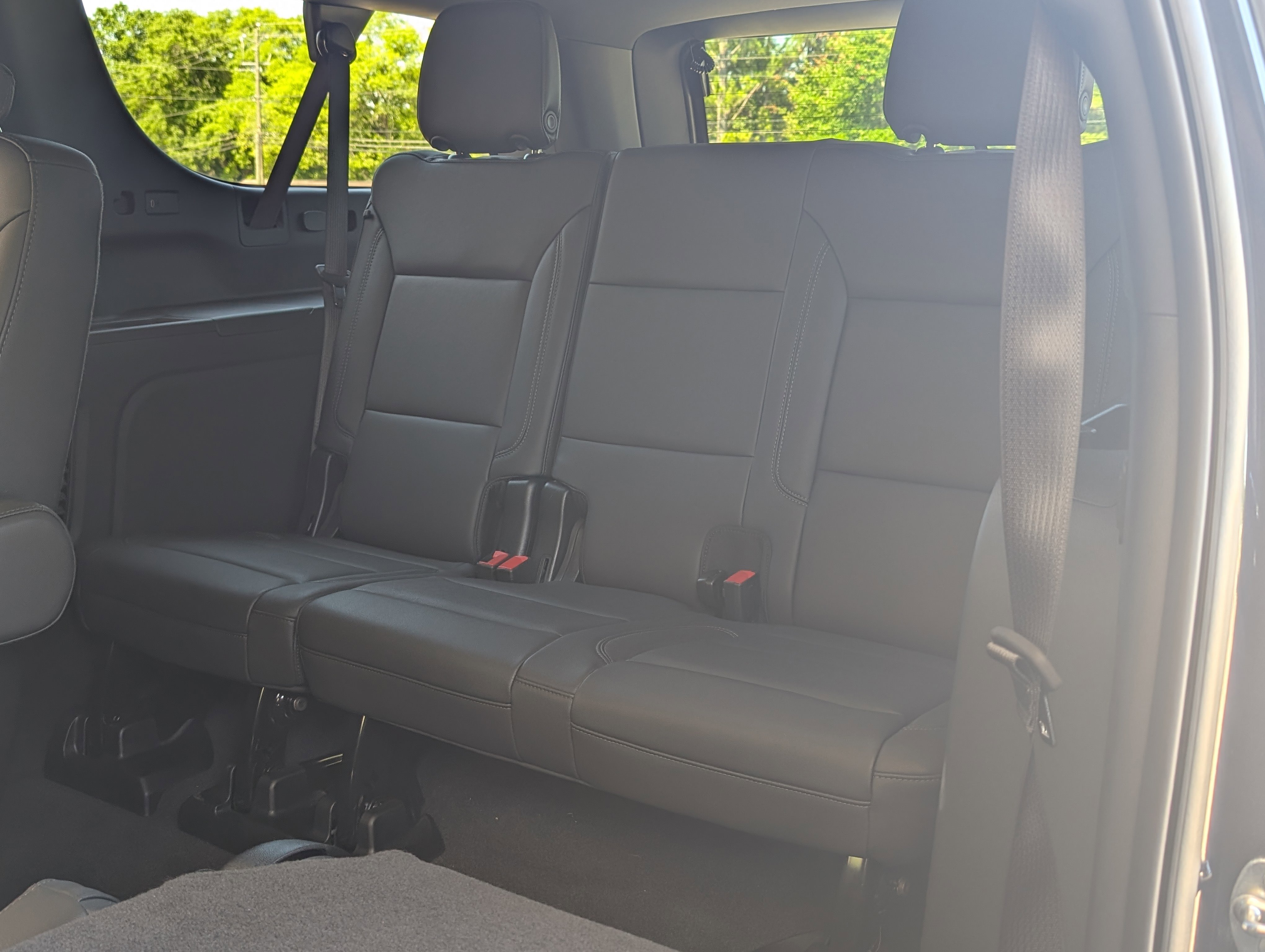 Used 2026 Chevrolet Suburban Z71 w/ Comfort Package AWD/4WD image 19