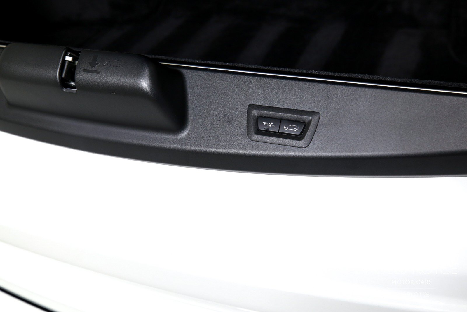 Used 2025 Rolls-Royce Cullinan AWD/4WD image 25