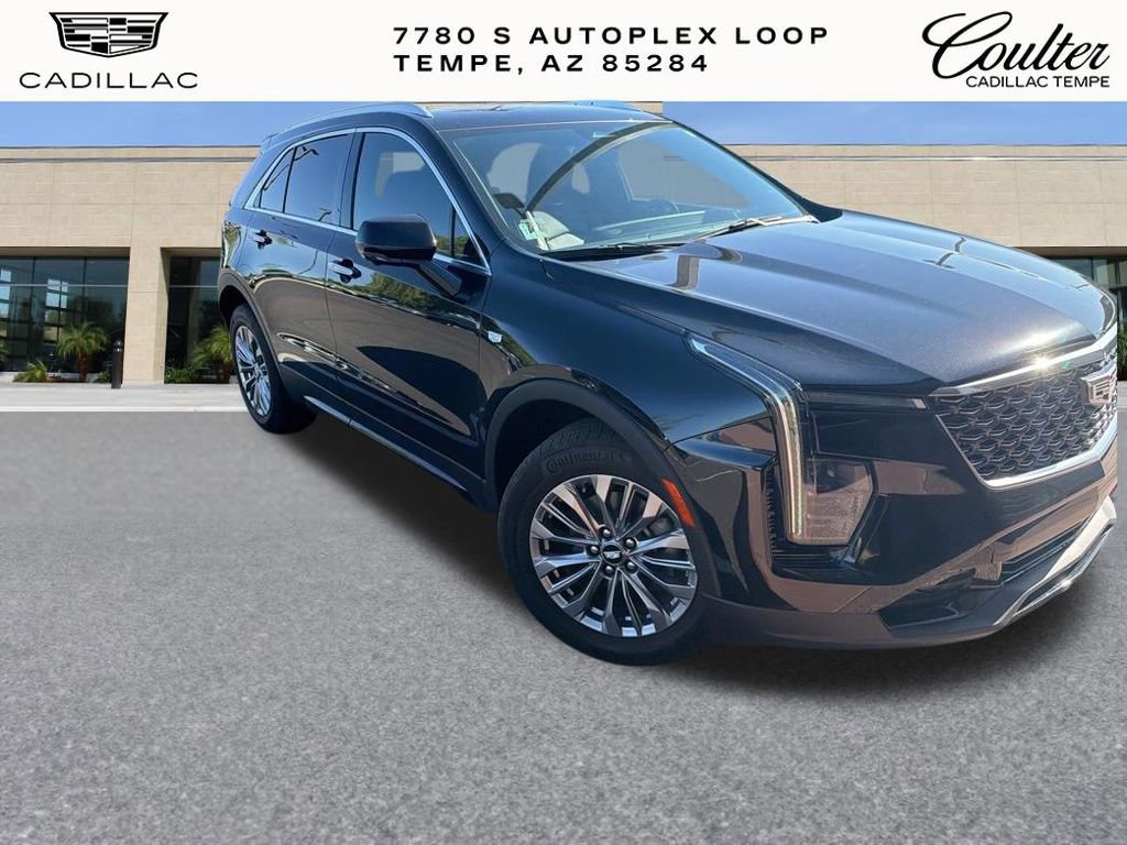 Used 2025 Cadillac XT4 Premium Luxury FWD image 6