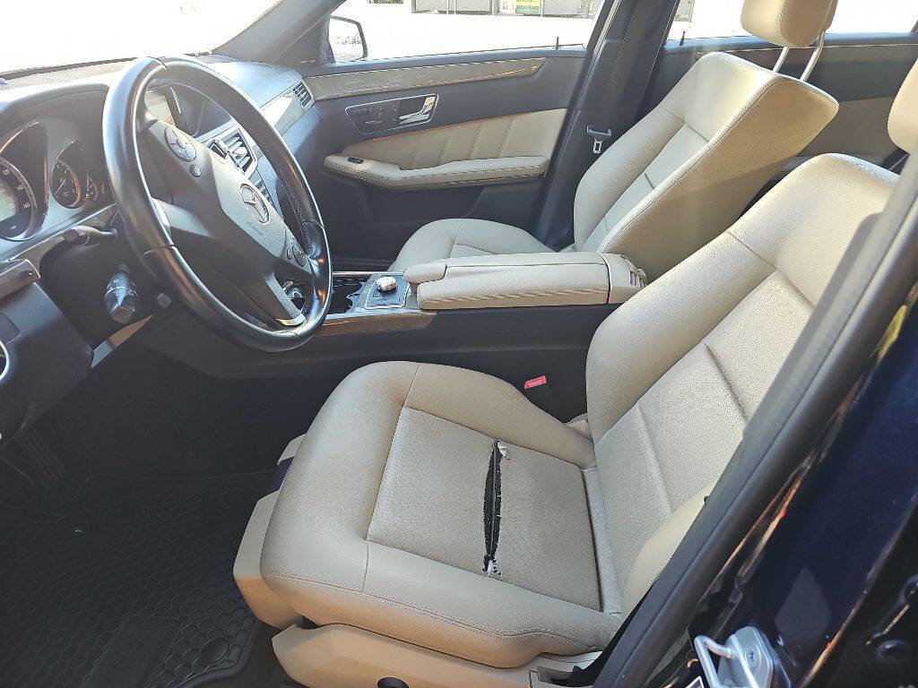 Used 2011 Mercedes-Benz E 350 4MATIC Sedan image 11