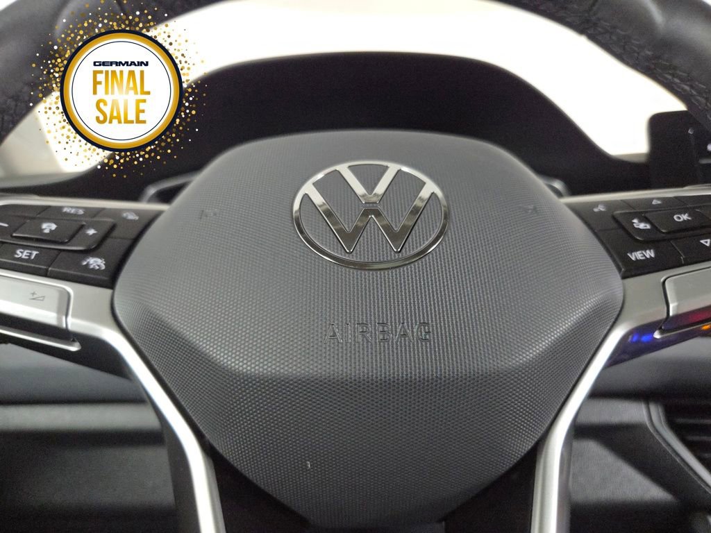 Certified 2025 Volkswagen Jetta SE w/ Sunroof Package image 21