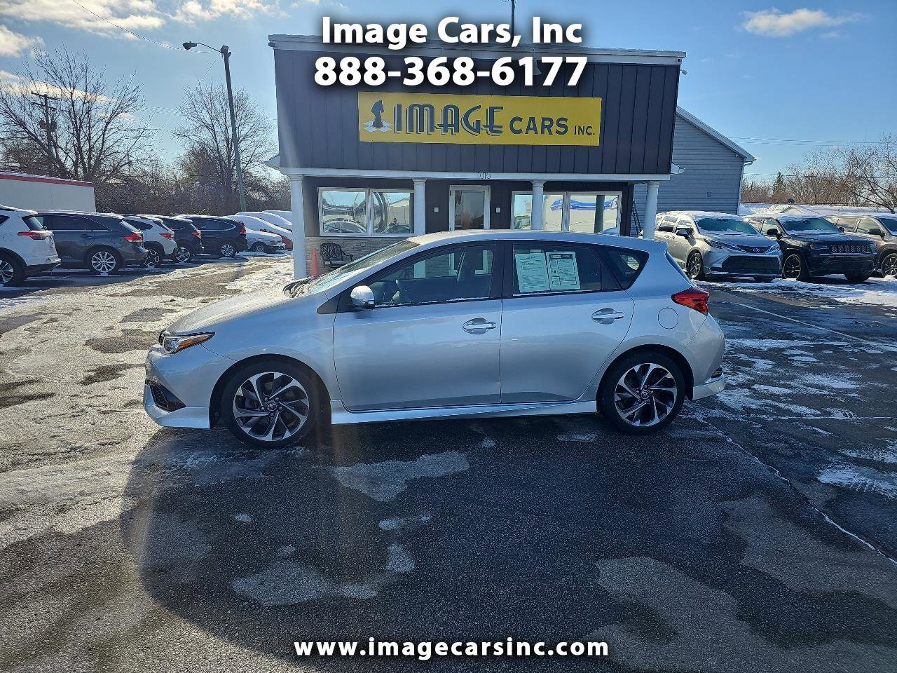 Used 2017 Toyota Corolla iM image 1