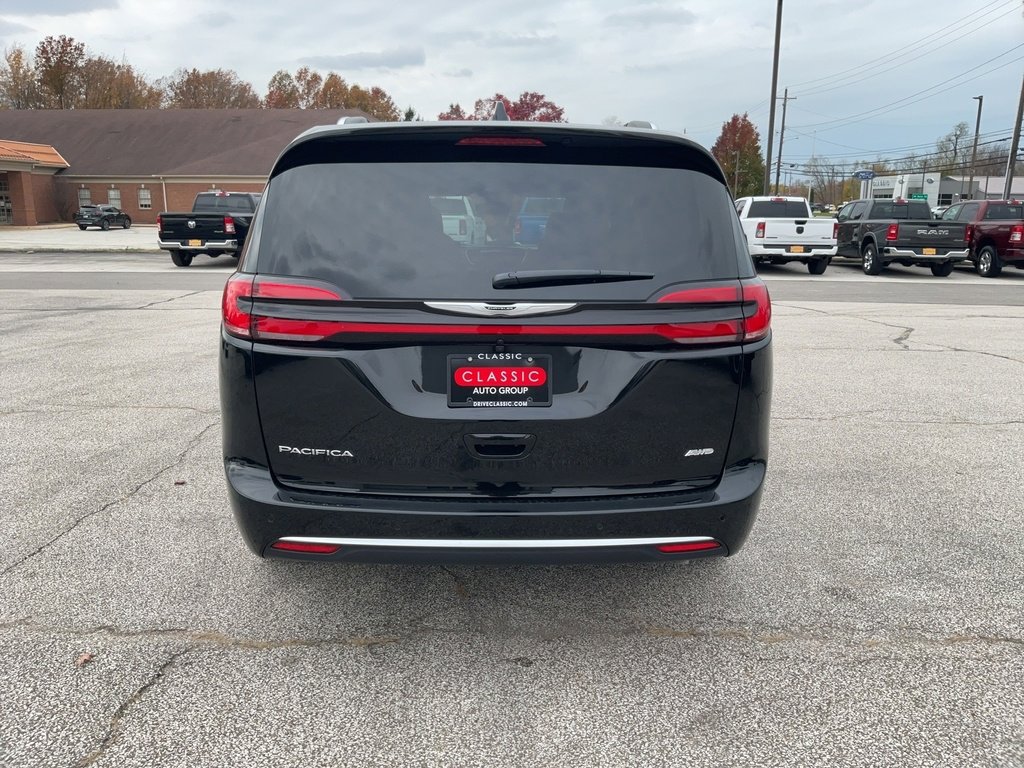 Used 2026 Chrysler Pacifica Pinnacle image 6