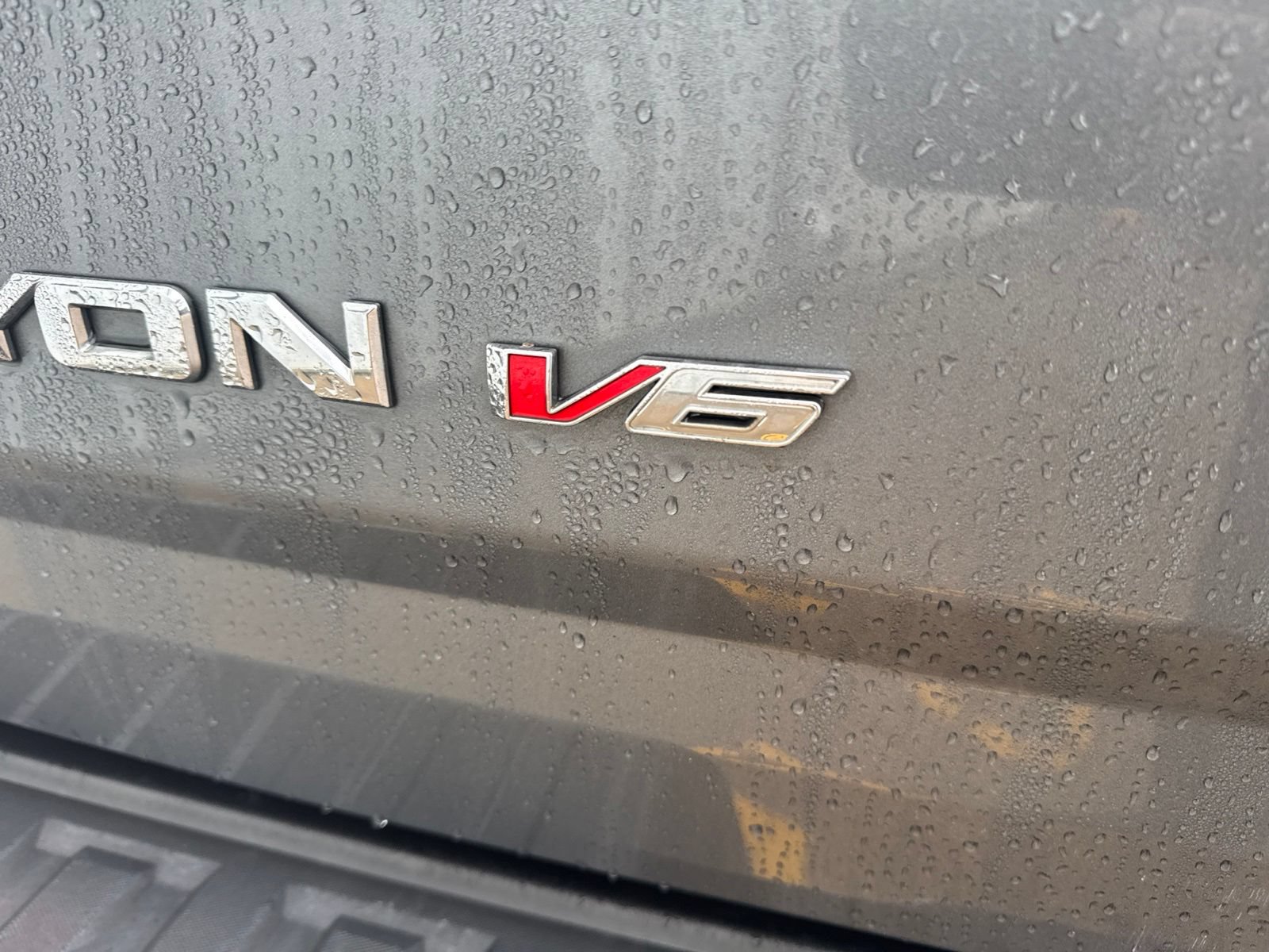 Used 2020 GMC Canyon SLE w/ Elevation Edition AWD/4WD image 9