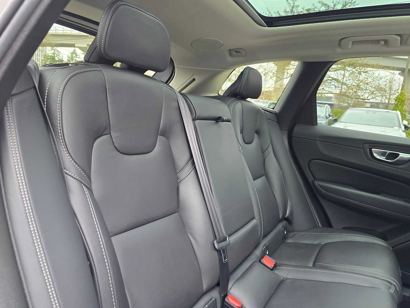 Certified 2023 Volvo XC60 B5 Ultimate AWD/4WD image 15