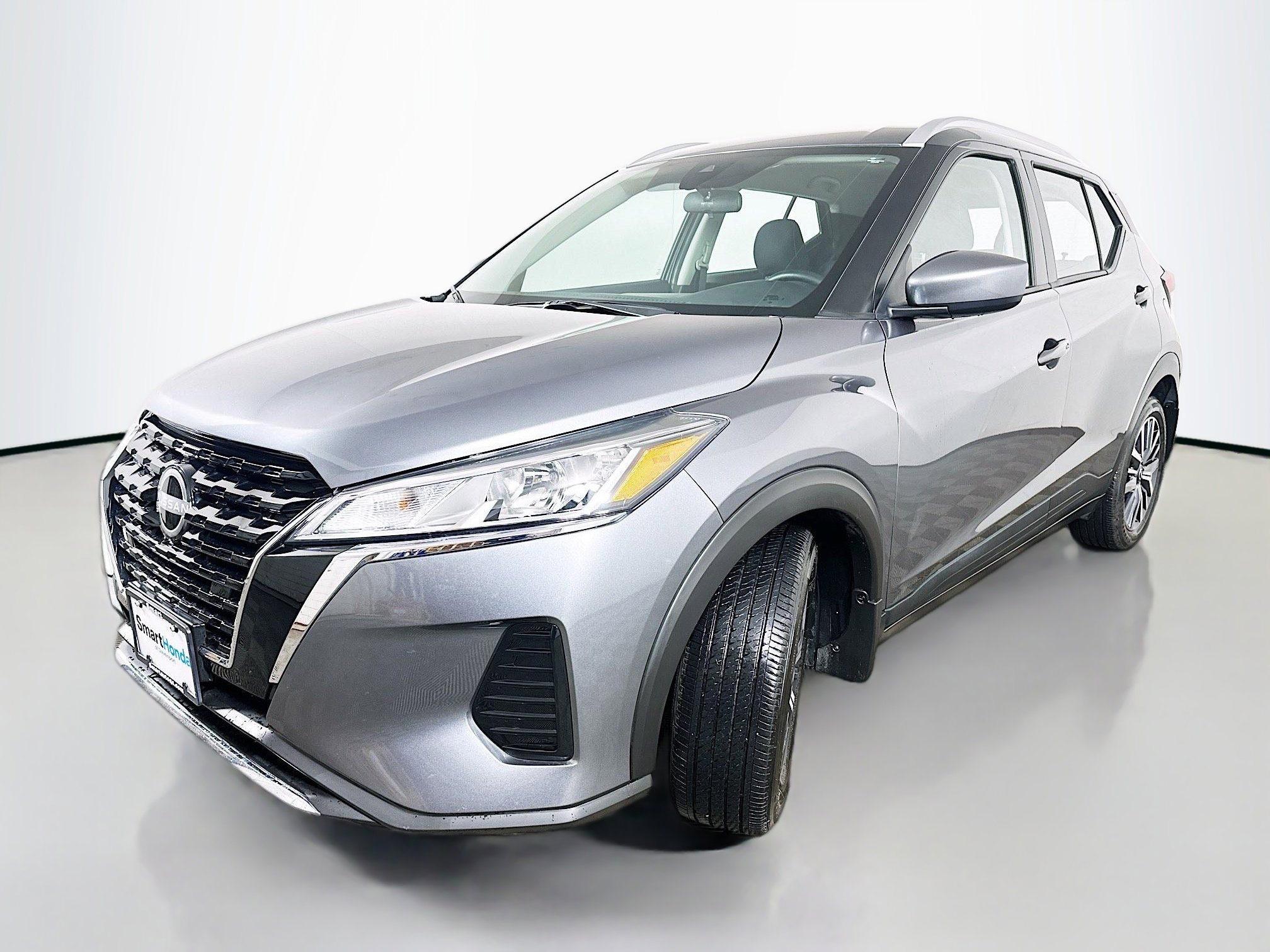 Used 2023 Nissan Kicks SV image 3