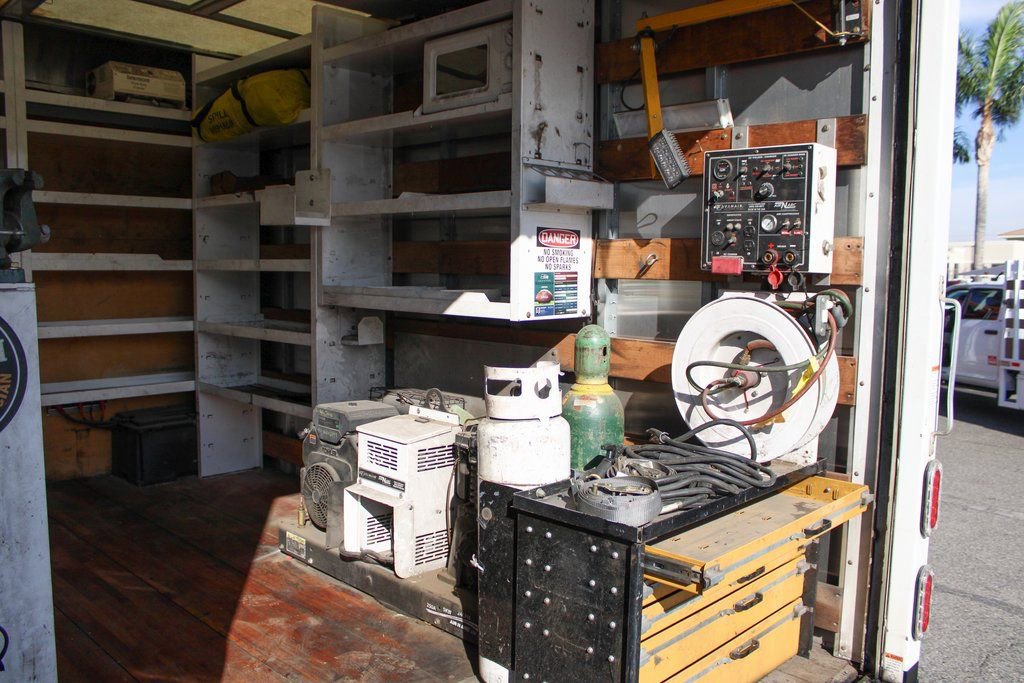 Used 2015 Ford F550 2WD Regular Cab Super Duty image 9