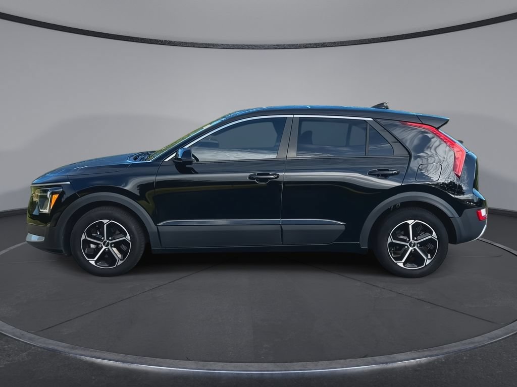 Used 2024 Kia Niro LX FWD image 5