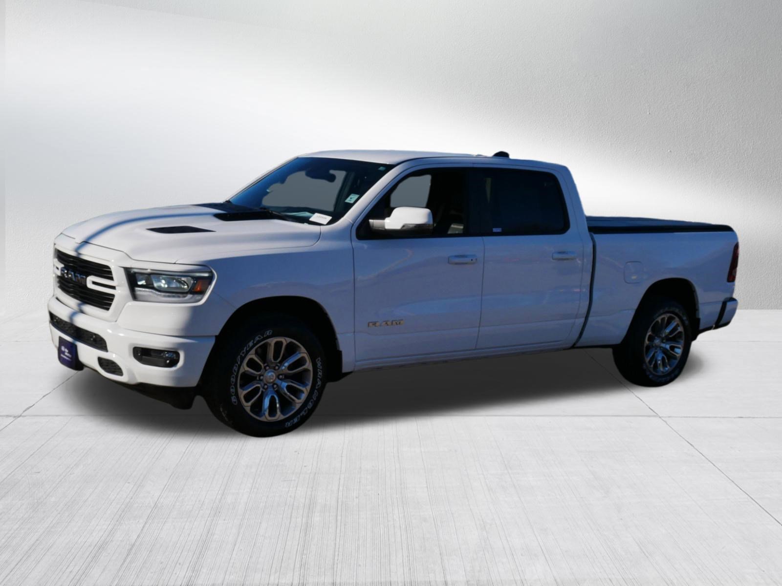 Used 2023 RAM 1500 Laramie AWD/4WD image 3