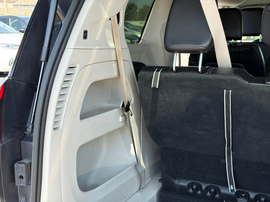 Used 2023 Chrysler Pacifica Touring-L FWD image 21