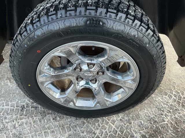 Used 2018 RAM 1500 Laramie w/ Convenience Group AWD/4WD image 16