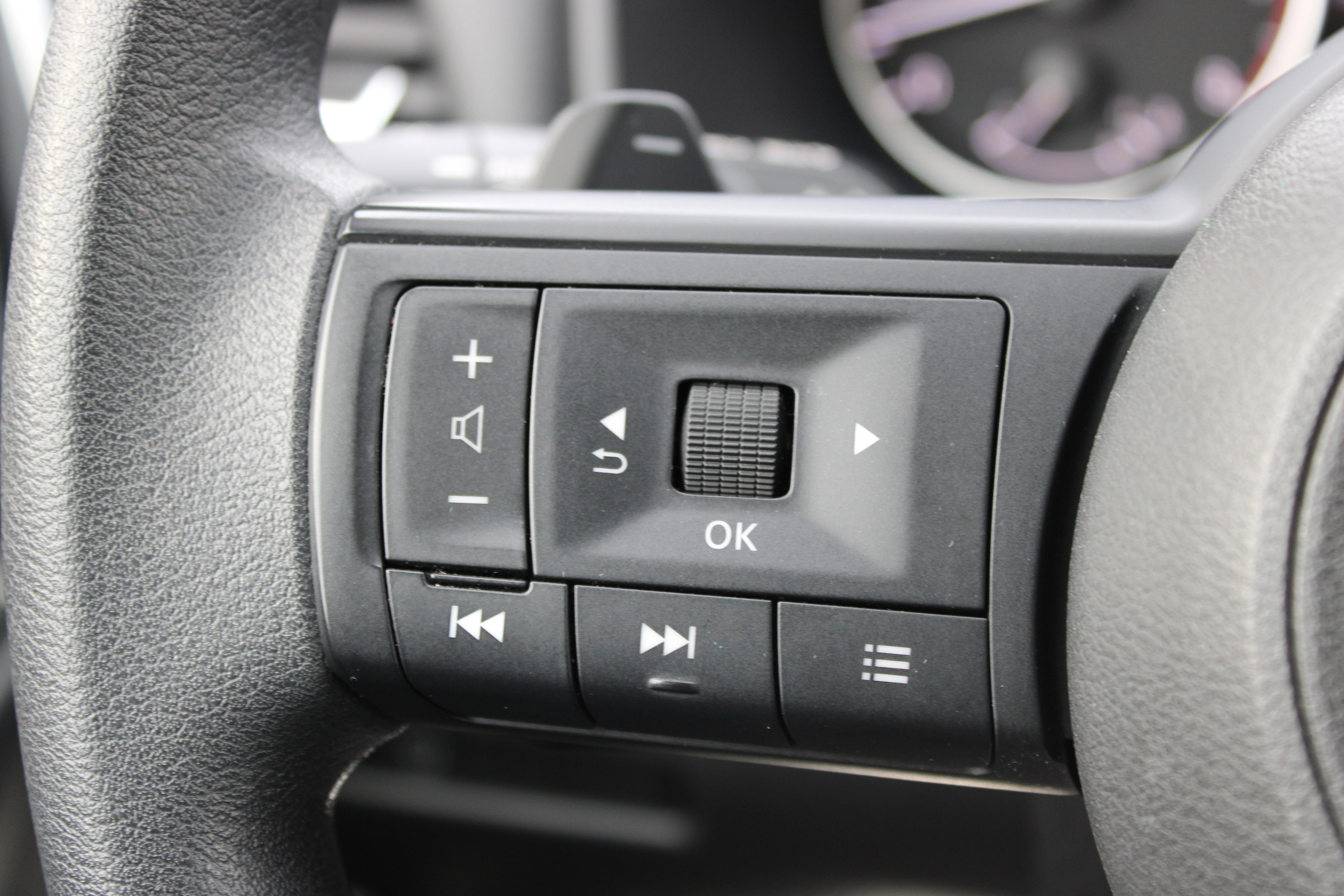 Certified 2023 Nissan Rogue S image 25