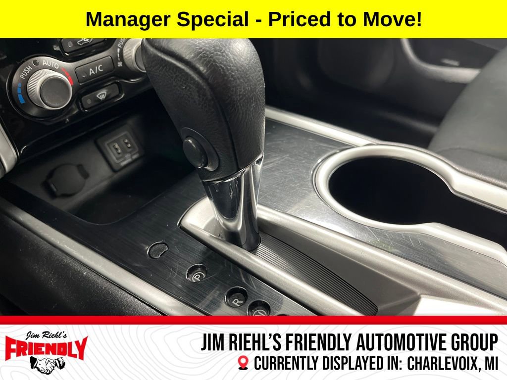 Used 2018 Nissan Pathfinder SV image 20