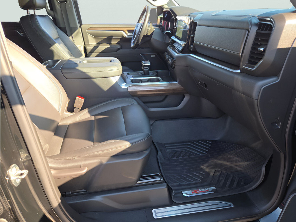 Certified 2022 Chevrolet Silverado 1500 LT Trail Boss w/ LT Trail Boss Premium Package AWD/4WD image 7