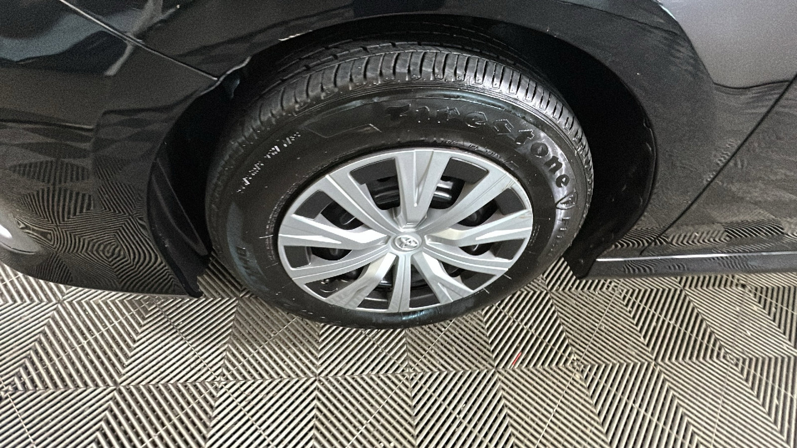 Used 2023 Toyota Camry LE FWD image 9