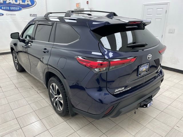 Used 2021 Toyota Highlander XLE image 19