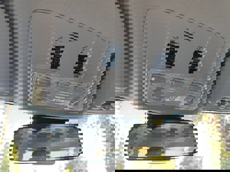 Used 2018 Toyota Corolla XLE w/ Carpet Mat Package (TMS) FWD image 48