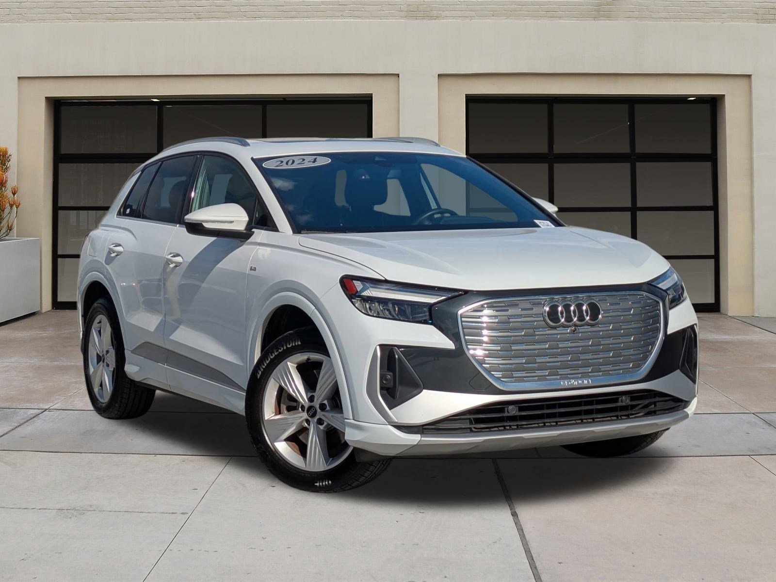 Used 2024 Audi Q4 e-tron Premium image 33