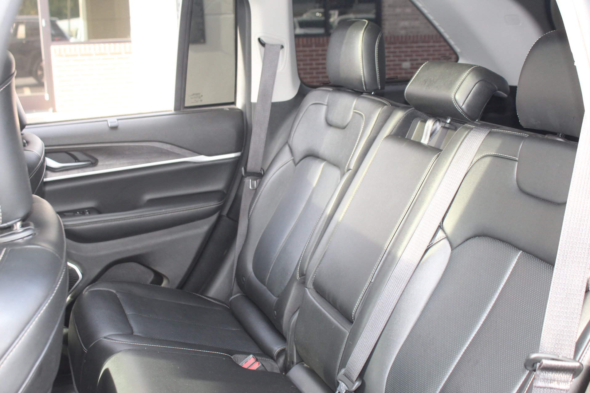 Used 2022 Jeep Grand Cherokee Limited 4xe w/ Luxury Tech Group II AWD/4WD image 29