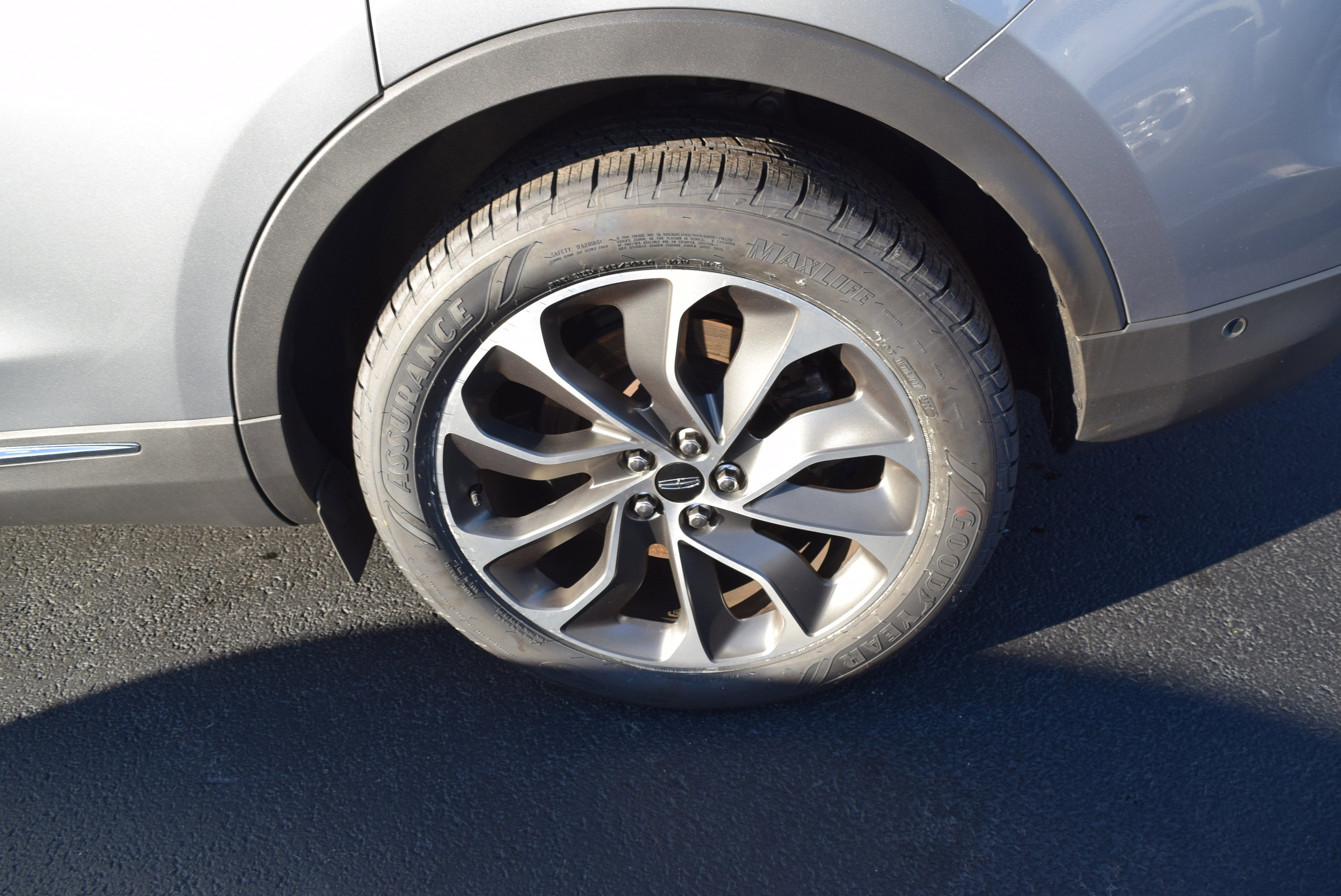 Used 2023 Lincoln Nautilus Reserve w/ Equipment Group 201A image 6