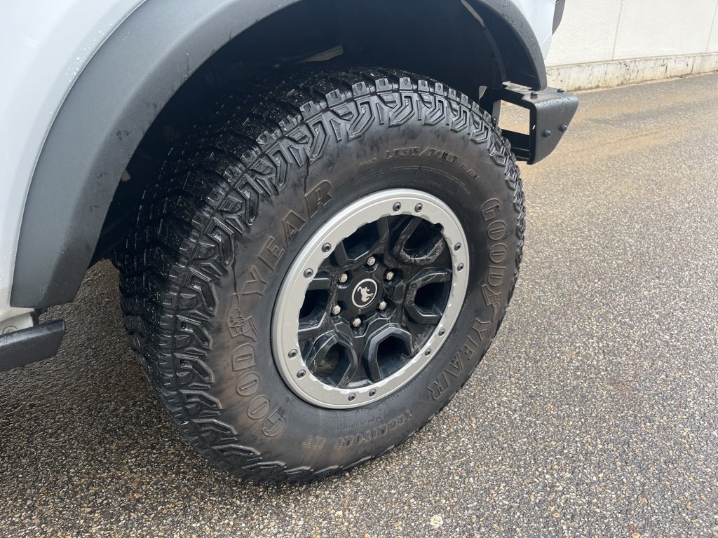 Certified 2022 Ford Bronco Badlands w/ Sasquatch Package AWD/4WD image 7