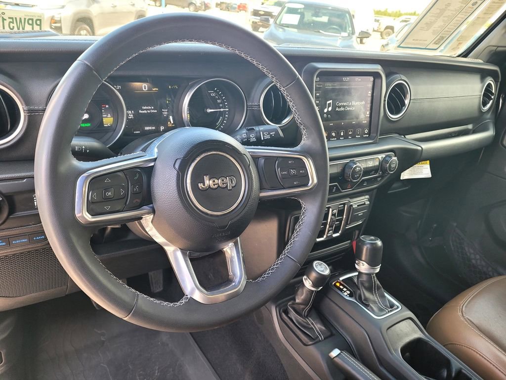 Used 2023 Jeep Wrangler Unlimited Sahara AWD/4WD image 9