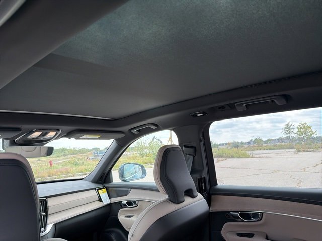 New 2026 Volvo XC90 B6 Plus w/ Protection Package Premier image 8