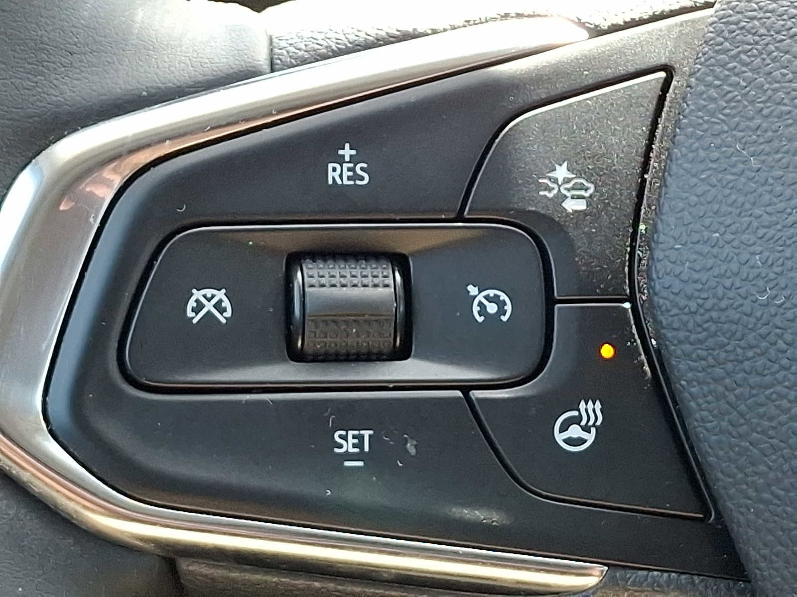 Used 2025 Chevrolet Trax ACTIV FWD image 22