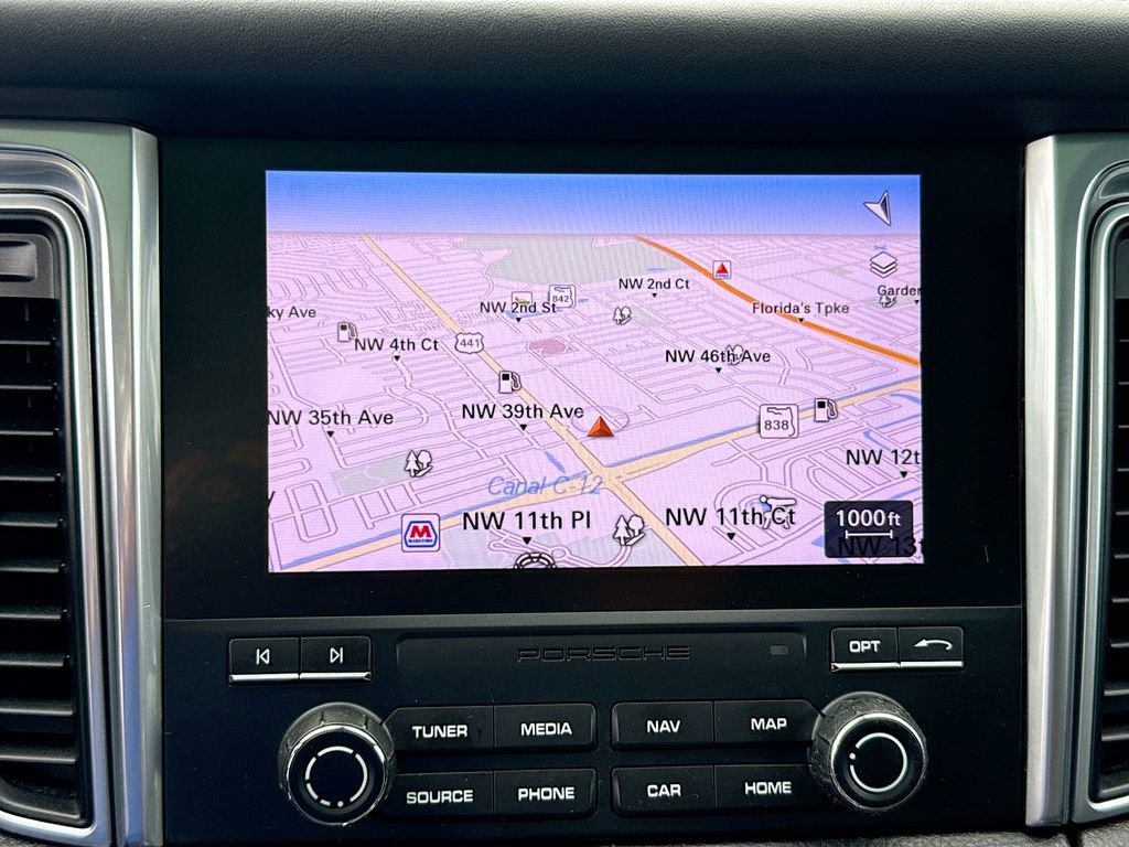 Used 2018 Porsche Macan Turbo w/ Premium Package Plus image 14