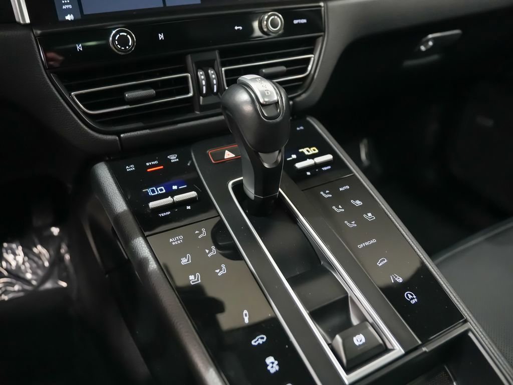Certified 2023 Porsche Macan GTS AWD/4WD image 33