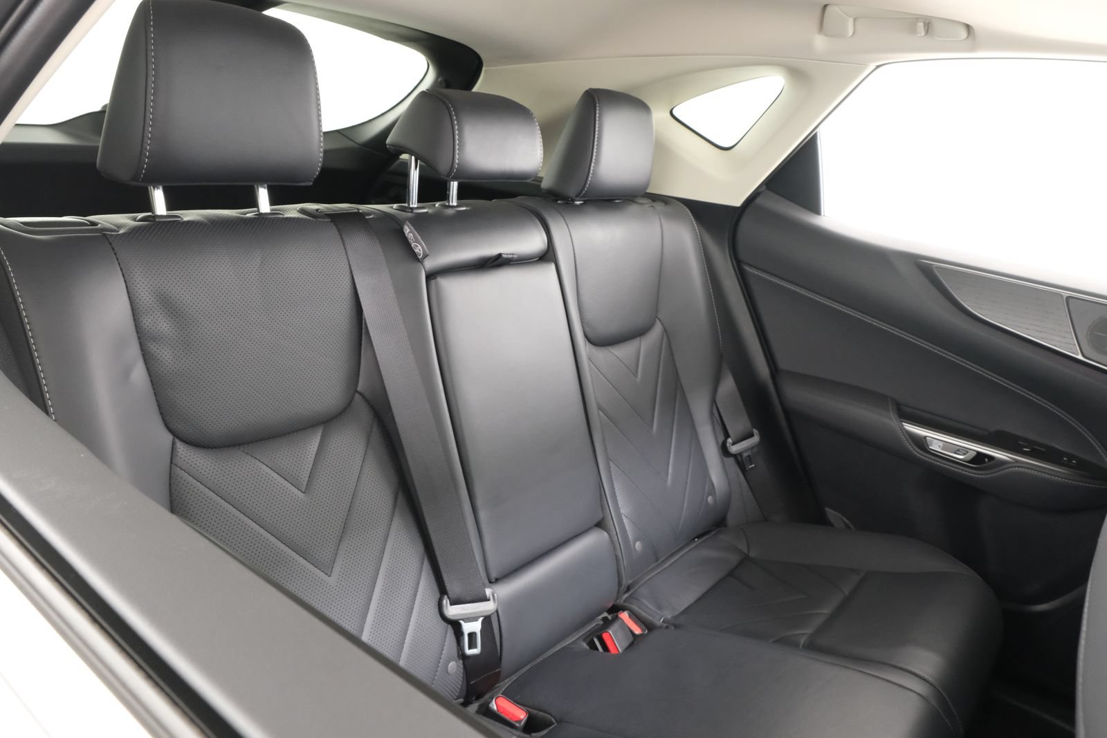 Used 2024 Lexus NX 450h+ AWD w/ Vision Package image 39