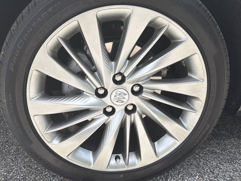Used 2025 Buick Envision Avenir AWD/4WD image 5