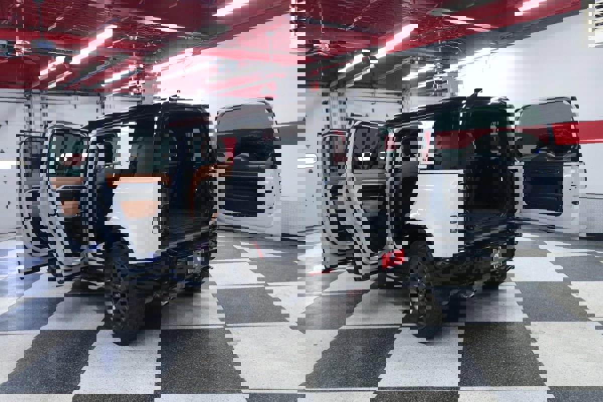 Used 2023 Land Rover Defender 110 V8 image 34