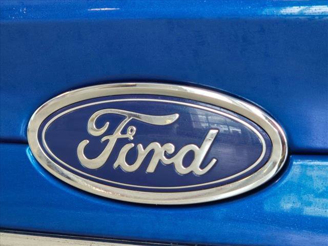 Used 2017 Ford Fusion SE w/ Fusion SE Technology Package FWD image 12