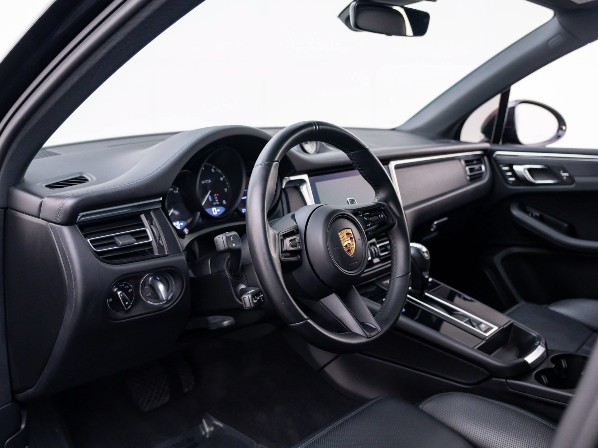 Certified 2023 Porsche Macan GTS AWD/4WD image 4