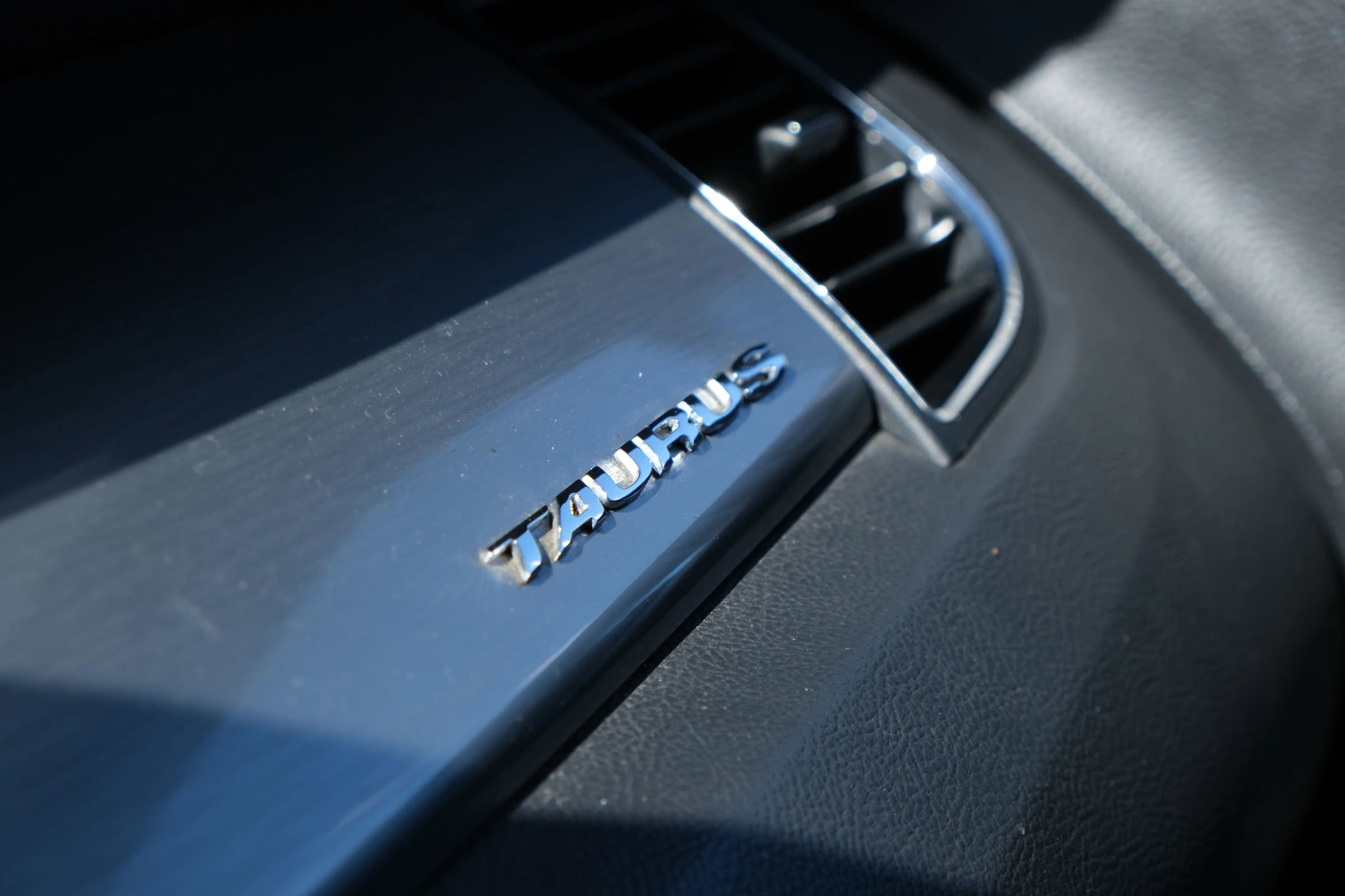 Used 2013 Ford Taurus SEL image 43