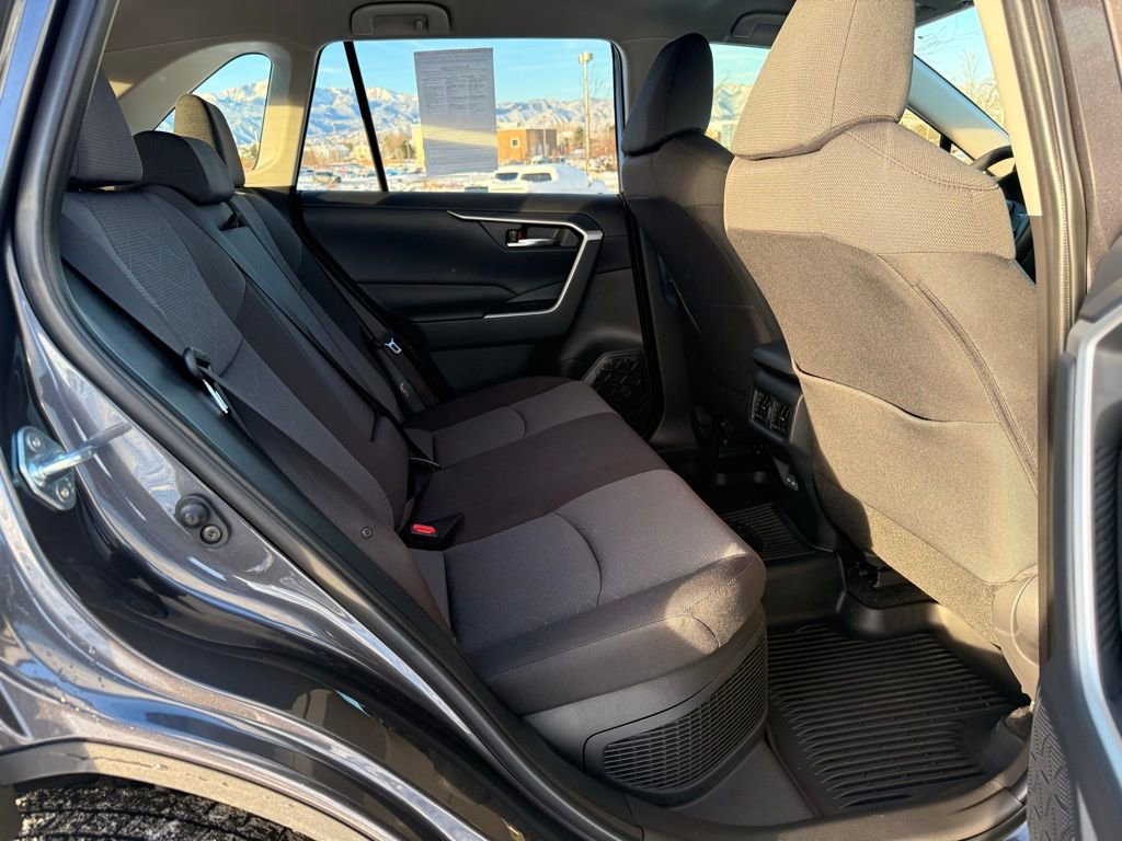Used 2025 Toyota RAV4 XLE image 26