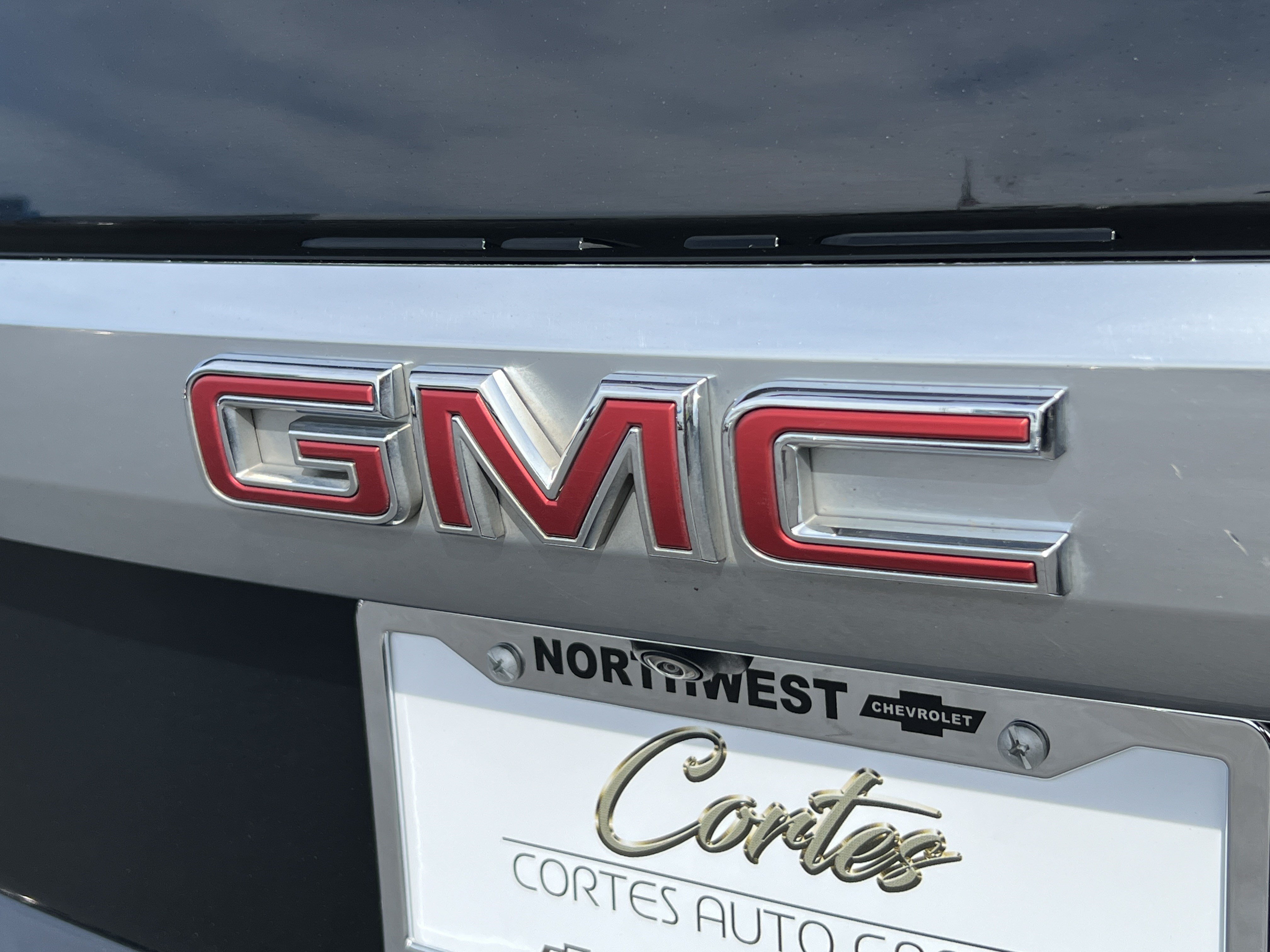 Used 2024 GMC Yukon XL Denali AWD/4WD image 8