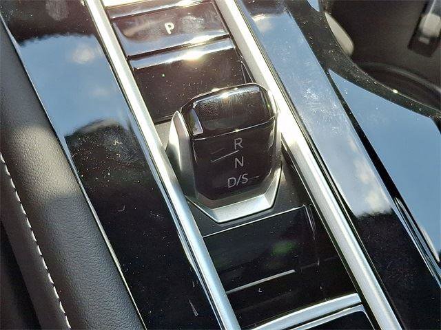 New 2025 Volkswagen Atlas Cross Sport SE image 13