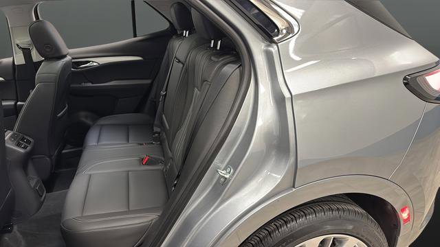 Used 2025 Buick Envision Avenir AWD/4WD image 24