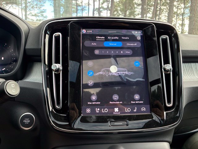 New 2026 Volvo XC40 B5 Plus w/ Protection Package Premier AWD/4WD image 31