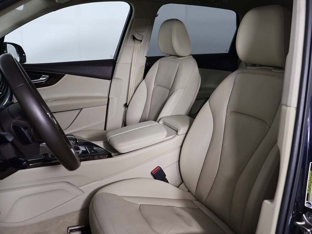 Used 2017 Audi Q7 3.0T Premium Plus w/ Premium Plus Package image 30