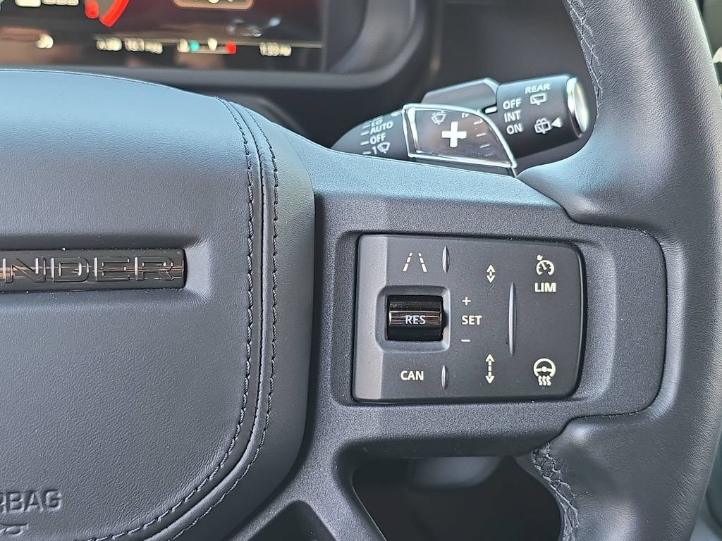 Certified 2025 Land Rover Defender 110 AWD/4WD image 18