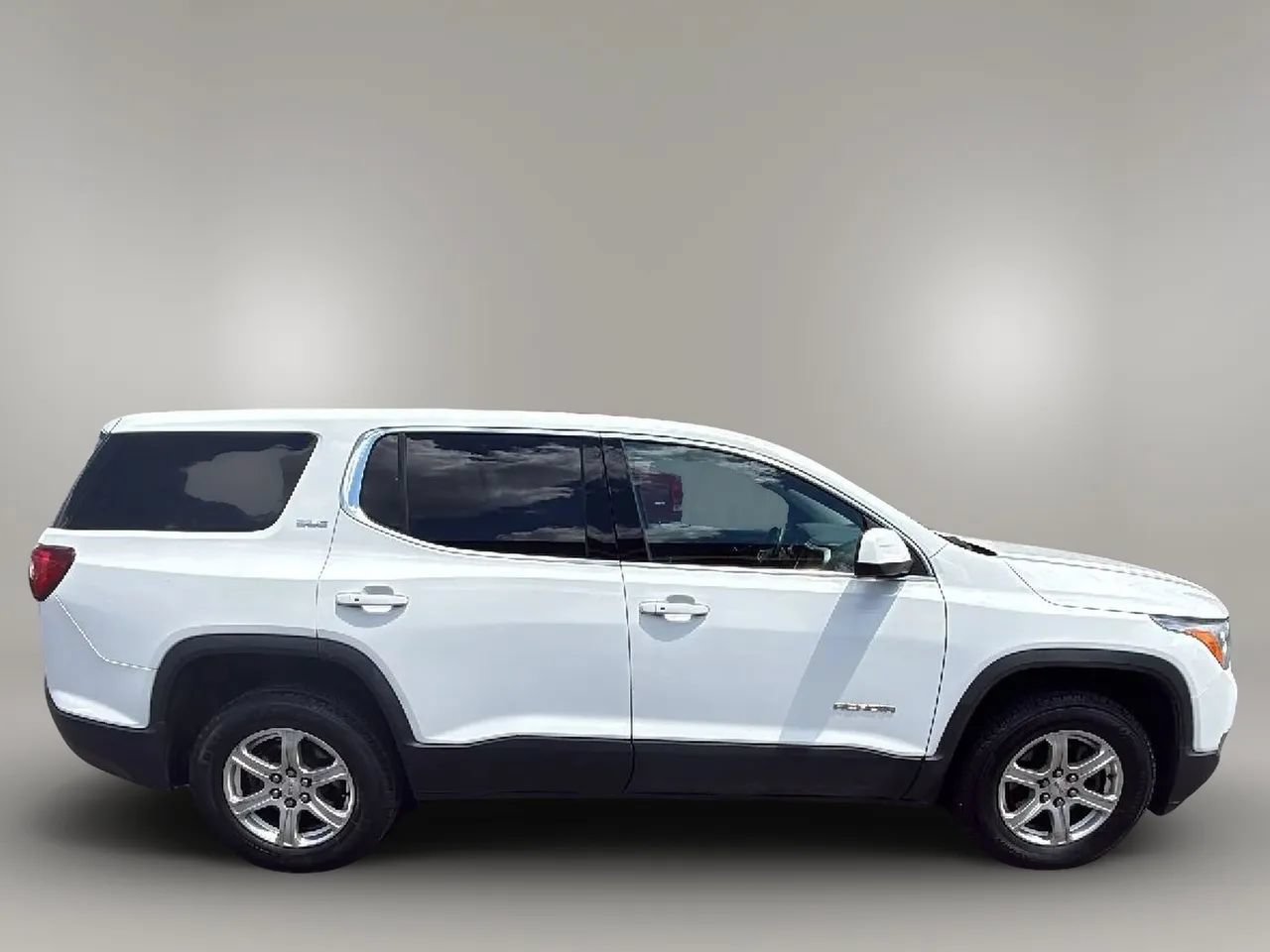 Used 2018 GMC Acadia SLE FWD image 6