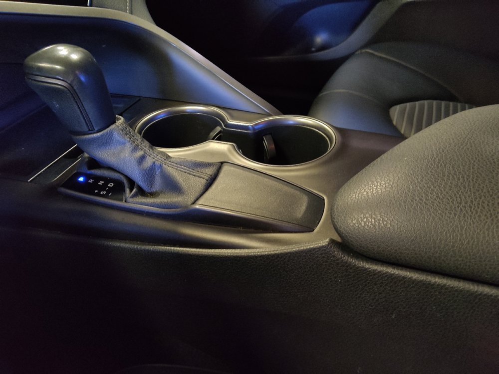 Used 2021 Toyota Camry SE w/ Carpet Mat Package (TMS) FWD image 26