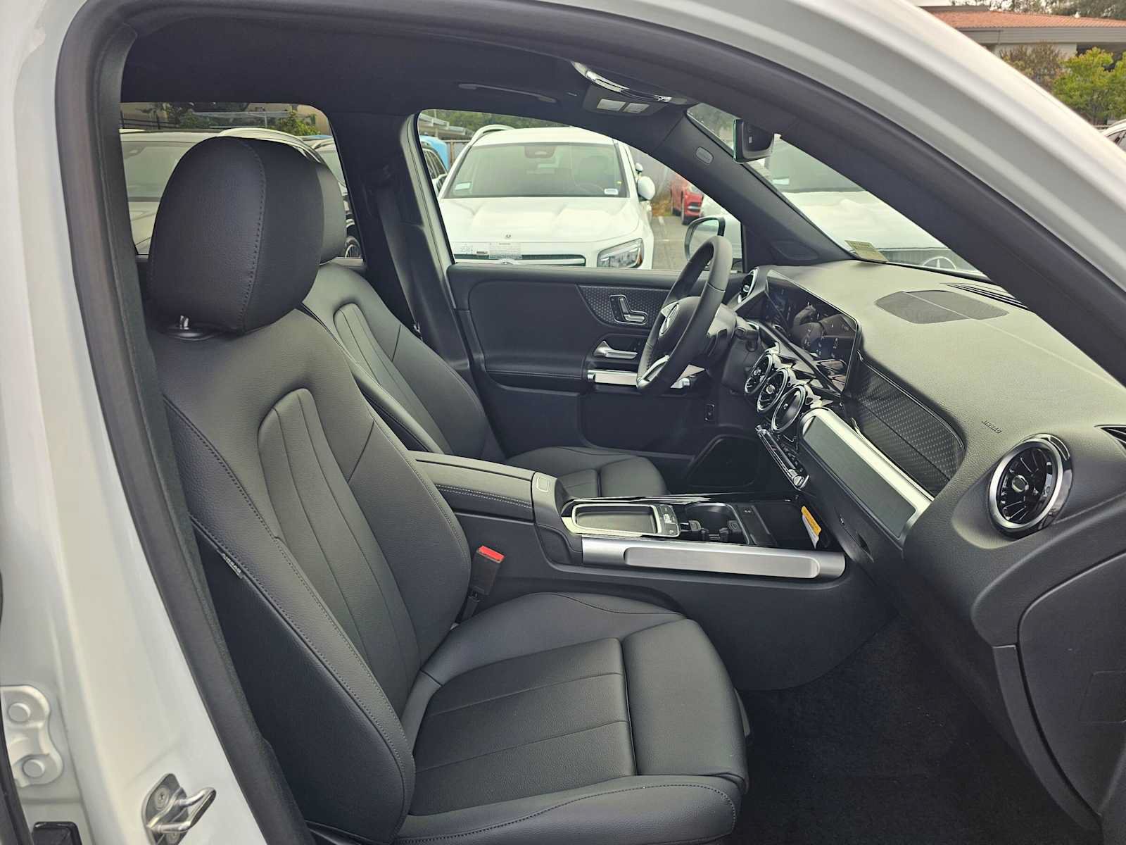 New 2026 Mercedes-Benz GLB 250 image 10