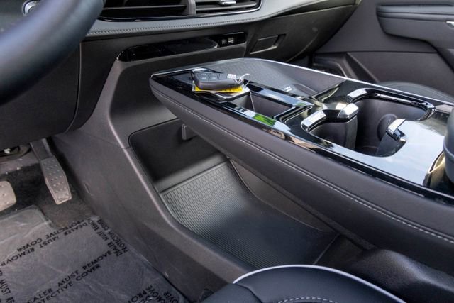 Used 2025 Buick Enclave Preferred AWD/4WD image 24