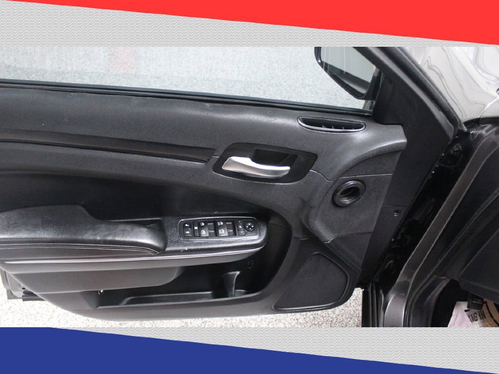 Used 2016 Chrysler 300 S image 13