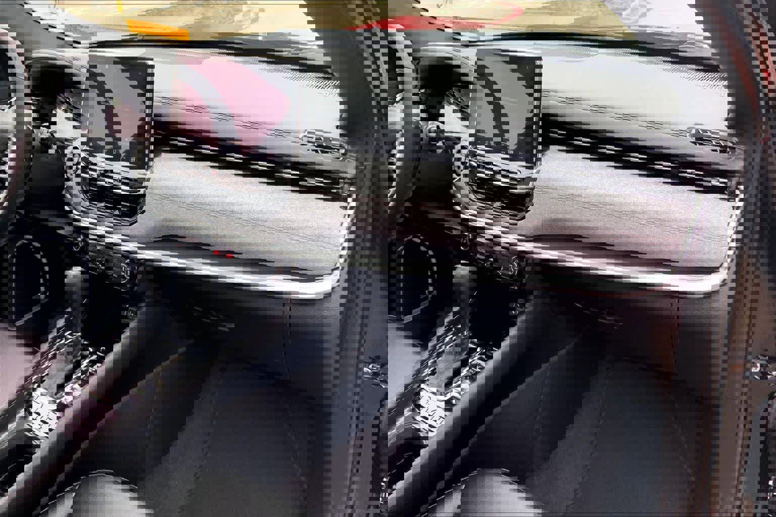 Used 2024 Jeep Compass Latitude w/ Sun and Sound Group image 17